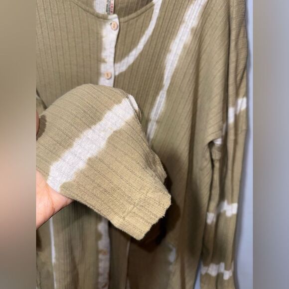 Free People Womens Green Tie Dye Button Down Top S BOHO EUC - Picture 4 of 7